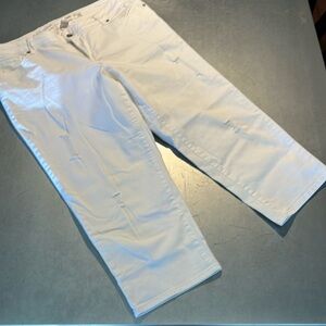 NWOT white denim capris 14
